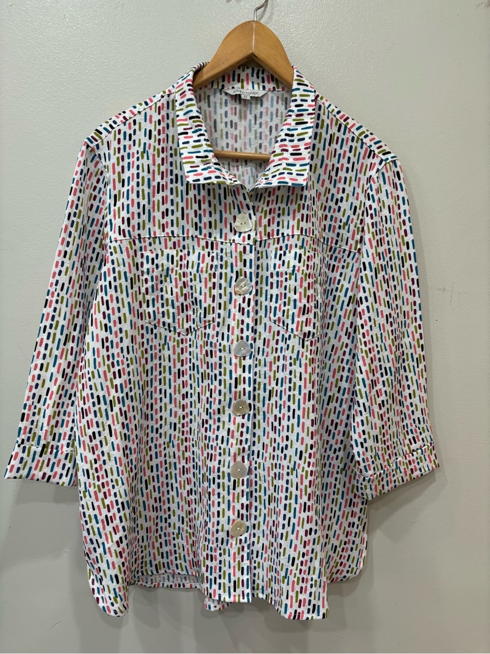 John Mark Abstract Art Button Front Tunic Top Women’s Size Medium NEW